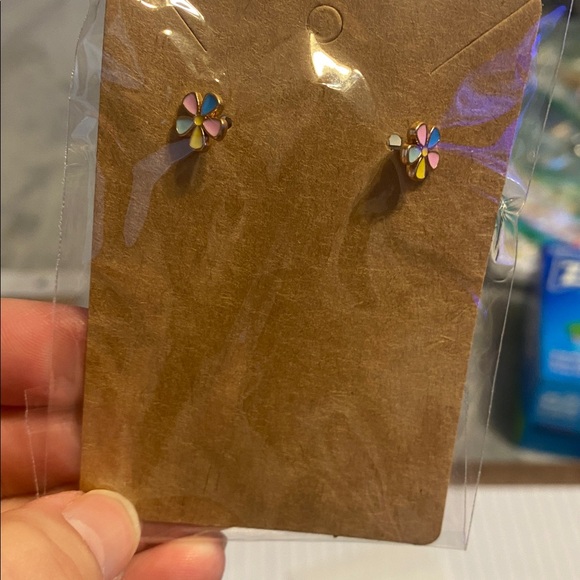 Set of Stud Earrings - Picture 2 of 7